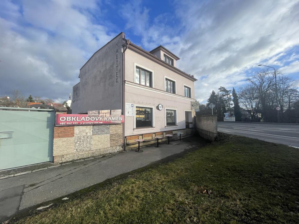 Dům Litomyšl - 3 bytové jednotky a komerční pr.